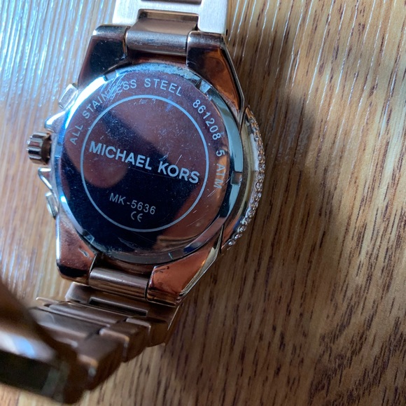 Michaels Kors Light Rose Gold Watch - Picture 3 of 8